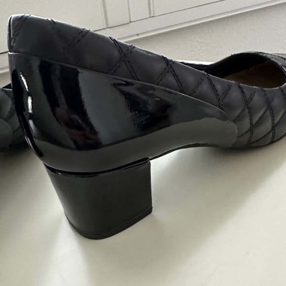 Clarks Tealia Sera  Black Quilted/Cap Toe Leather Block Heel Pumps | Size 9 - Picture 6 of 11